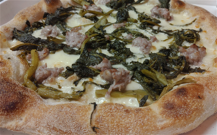 Pizza Salsiccia e Friarielli