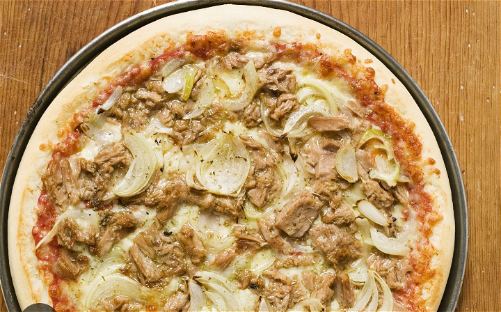 Pizza tonno