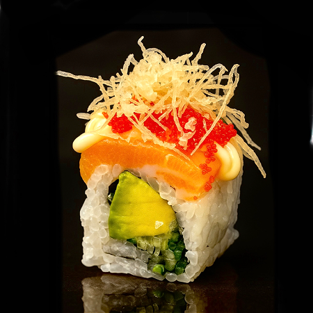 Crunchy sake avocado roll