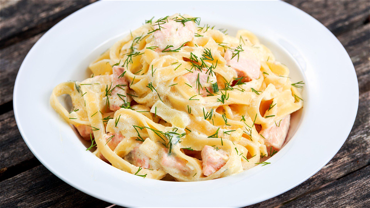 Tagliatelle al Salmone