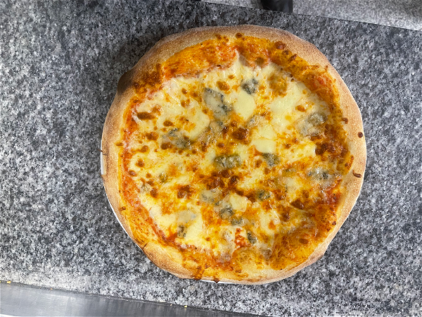 Pizza quattro formaggi, 30 cm