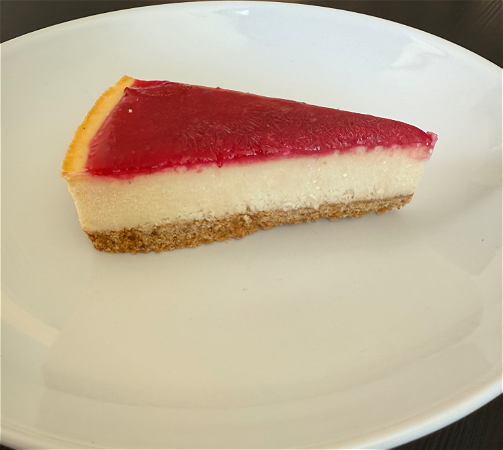 Huisgemaakte cheesecake framboos