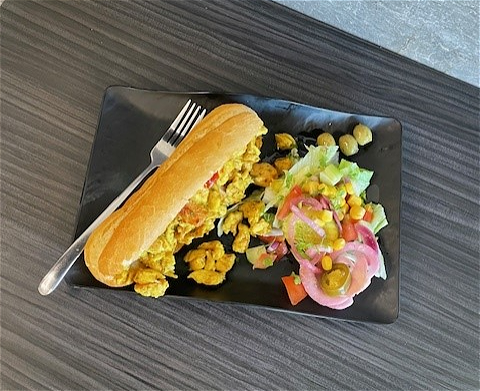 Broodje Kipkerrie met groenten