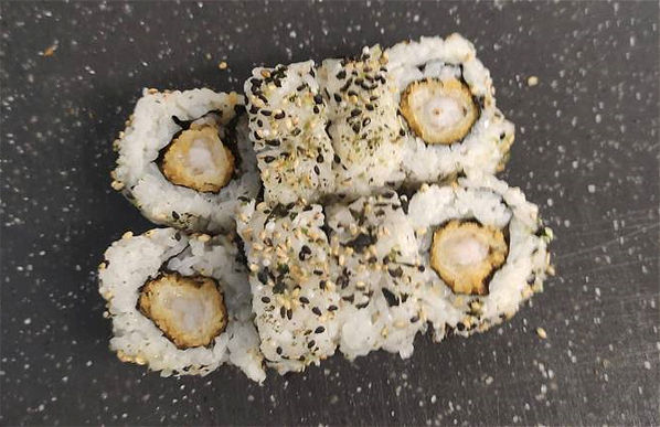 Ebi Furikake Uramaki (8 stuks)