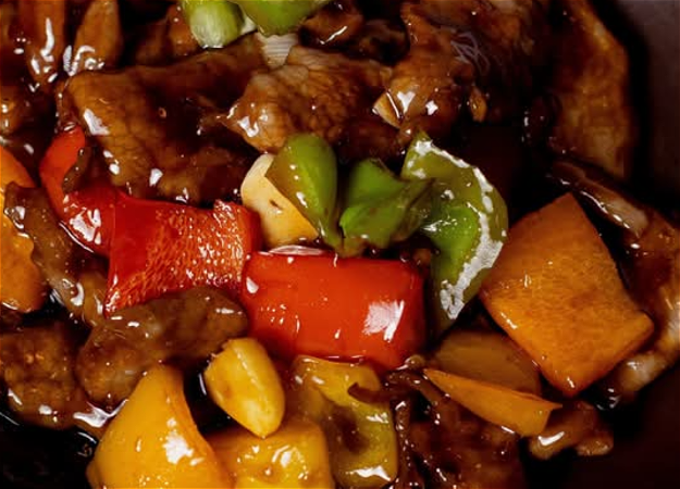 Gesneden beef met Gong Bao Saus