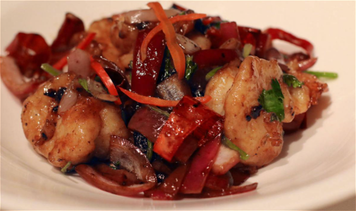 Garnalen met zwarte bonensaus