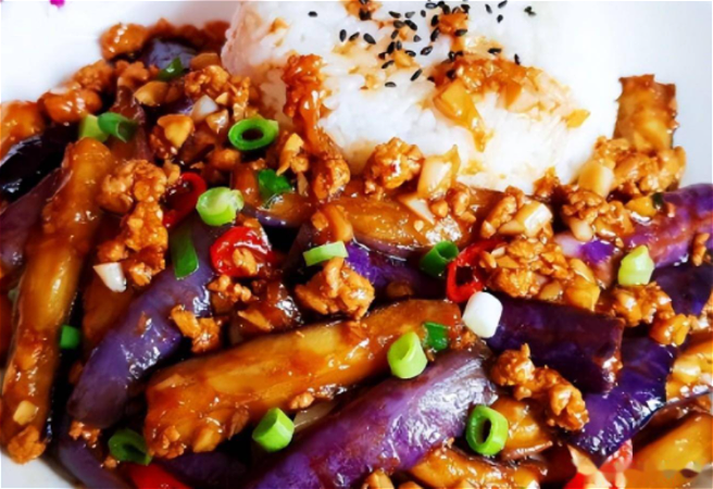 Spicy Eggplant with Minced meat 酱爆肉末茄子盖饭