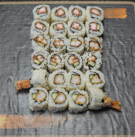  krokant menu (frituur 24 stuk) 8 stuk maki fried  chicken  8 stuk  es topp8 er 8 stuk maki gambas tempura 