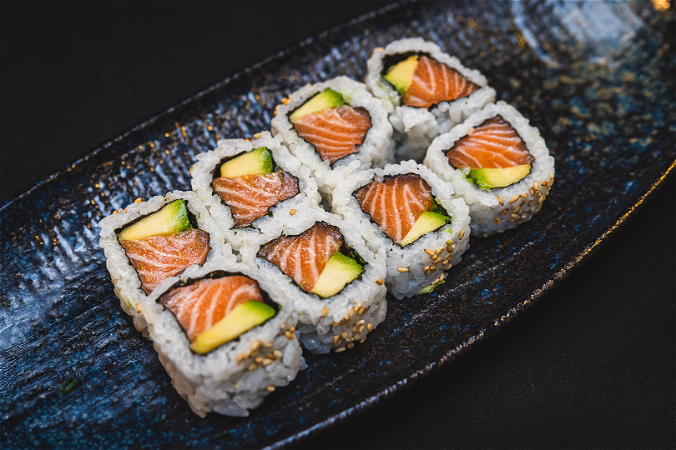 Zalm avocado roll