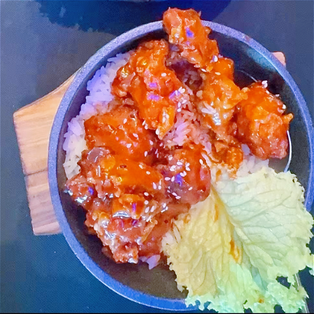 Rijst fried korean chicken-spicy sweet 