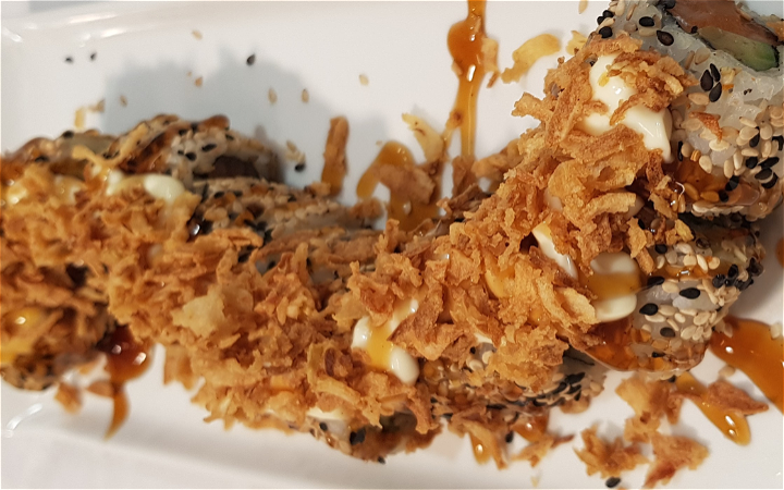 Halal chicken crunchy roll with unagi sauce and spicy mayonnaise