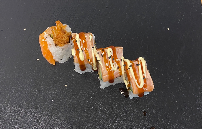 Salmon ebi roll