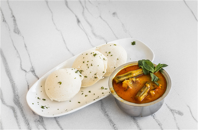 Idli met Sambar (5 stuks)