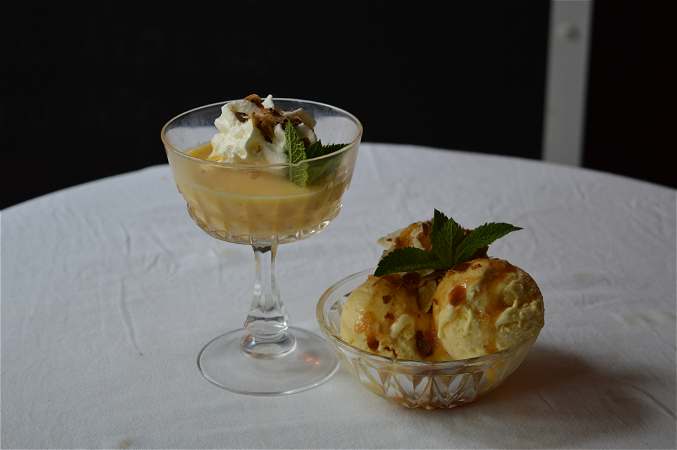 Huisgemaakte advocaat met slagroom