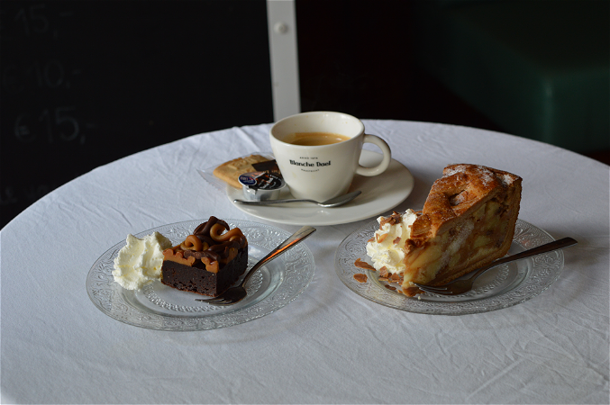 Blanche Dael koffie met Holtkamp gebak