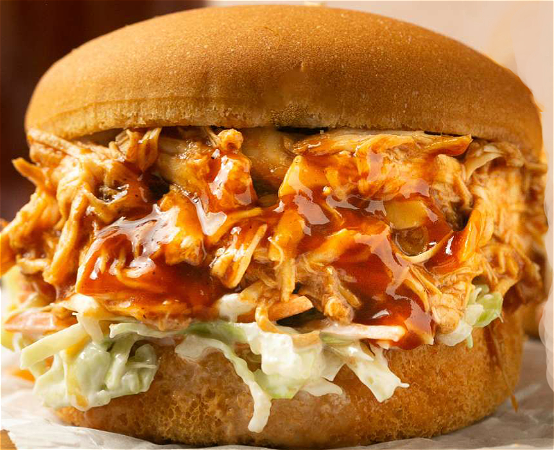 Broodje pulled chicken