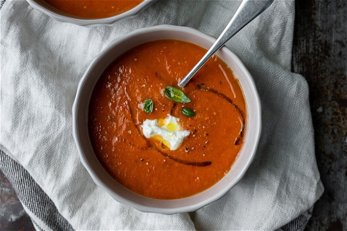 Huisgemaakte klassieke tomaten soep 