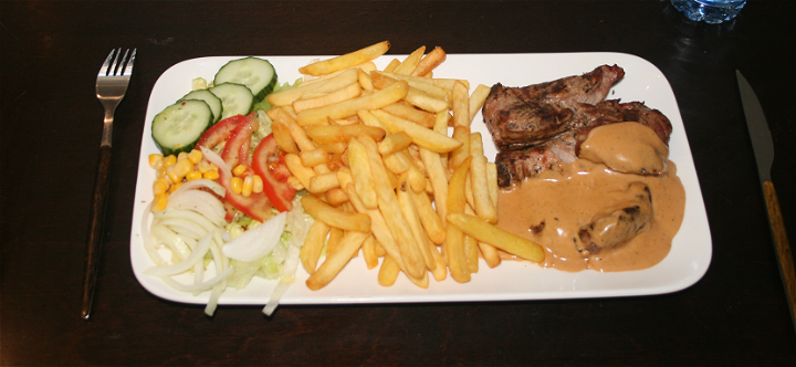 Grote schotel varkenshaas