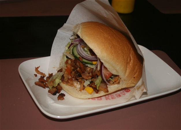 Broodje döner kipshoarma