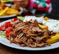 Patat kip kebab met salade