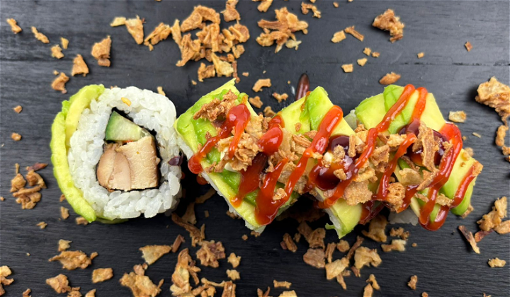 4 st. Flamin hot chicken dragon roll