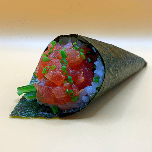 Spicy tuna temaki