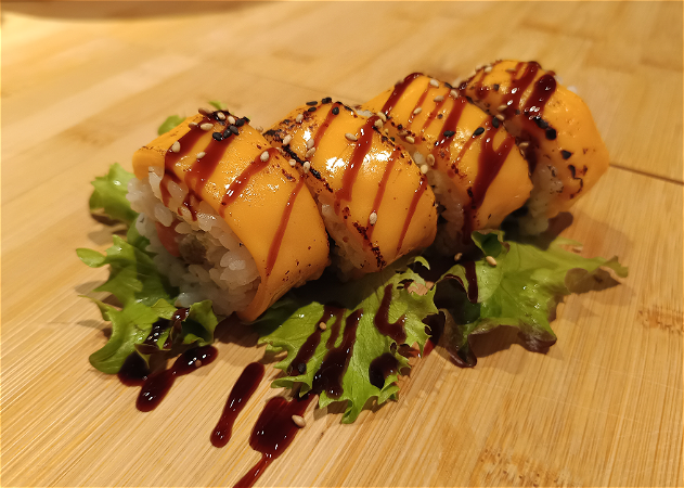 406. Sake Cheese Rol (zalm) 4 stuks