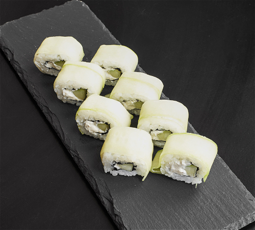 Sushi roll met roomkaas en komkommer 8 stuks