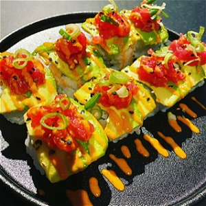 Spicy tuna avocado roll