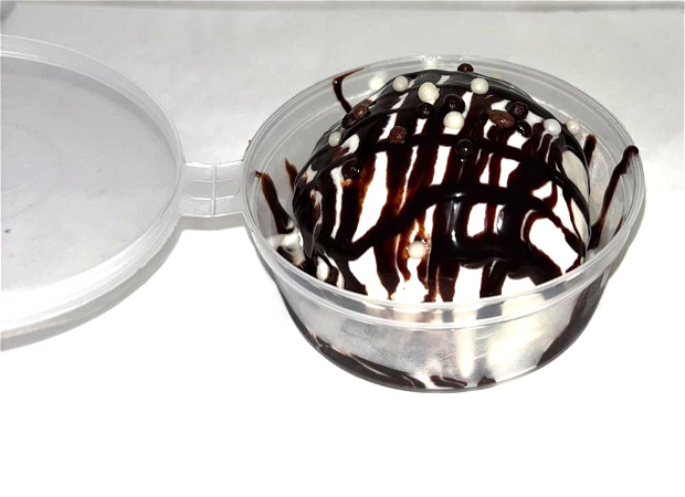 Vanilla ice cream with choco crisp mix topping