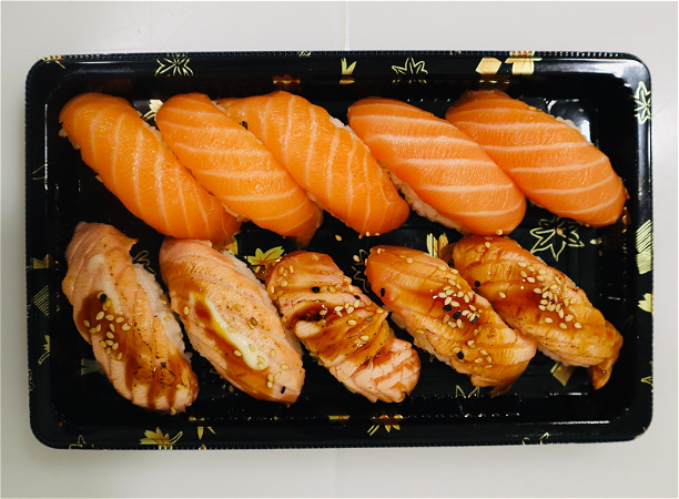 Nigiri Salmon box ( 10 pcs )