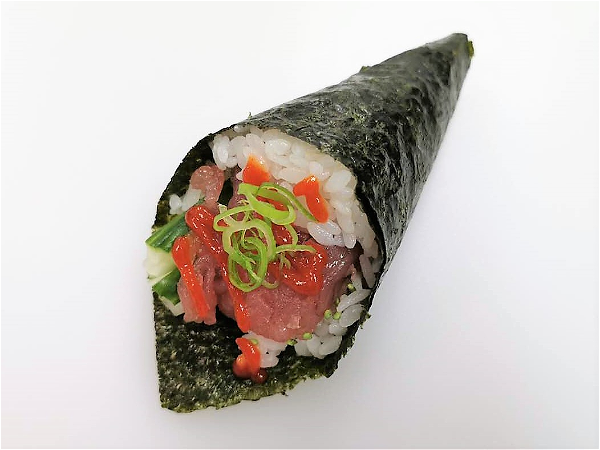 Hand roll spicy tuna