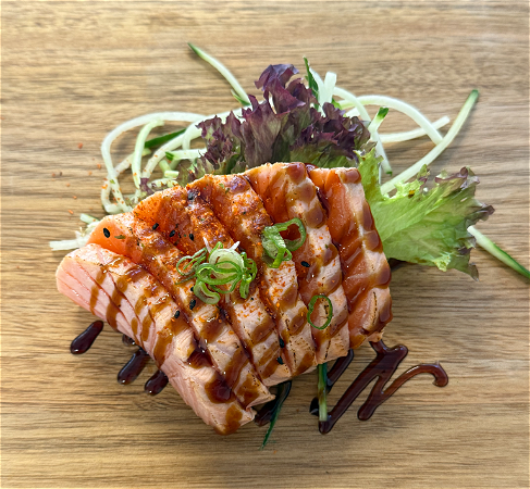 Geflambeerde Zalm Sashimi