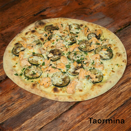 Pizza al salmone