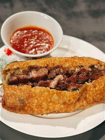 Loempia babi pangang