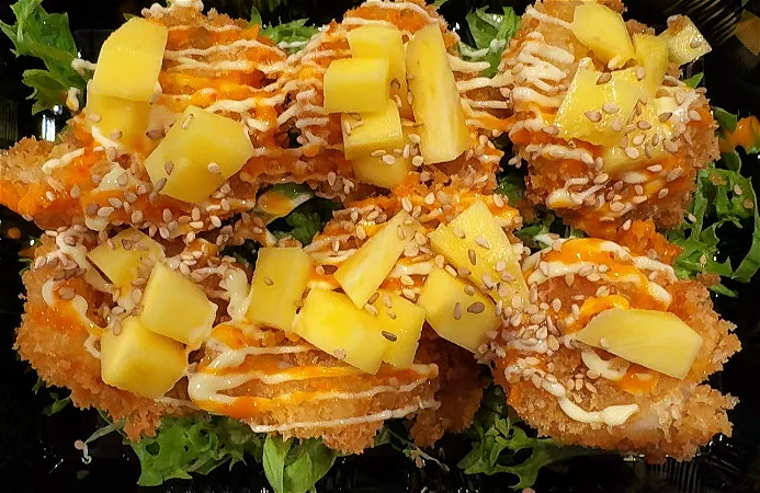 crispy garnaal met vers mango en lychee dressing 