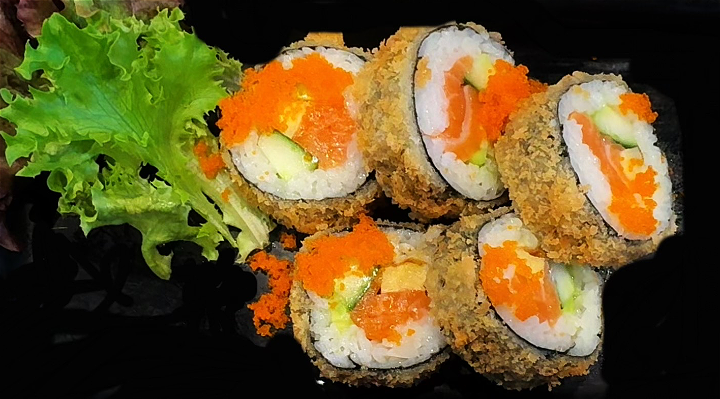 Gefrituurde crispy salmon roll ( 5 stuks )