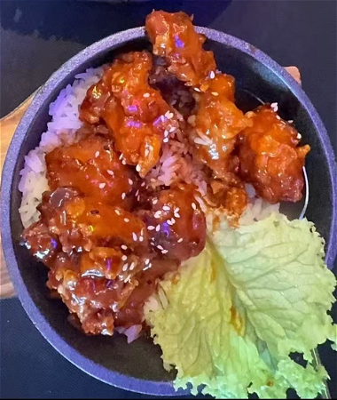 131.Rijst fried korean chicken -soy garlic 