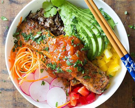 Create your own deluxe medium Poke Bowl
