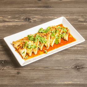 Gebakken tofu met chili en sesamsaus