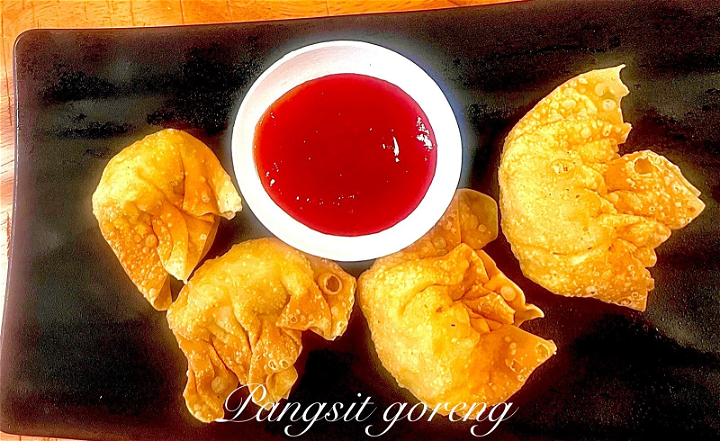 4x Pangsit gefrituurde bladerdeeg(garnalen en kip)