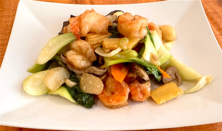 Garnalen met Chinese champignons en groenten